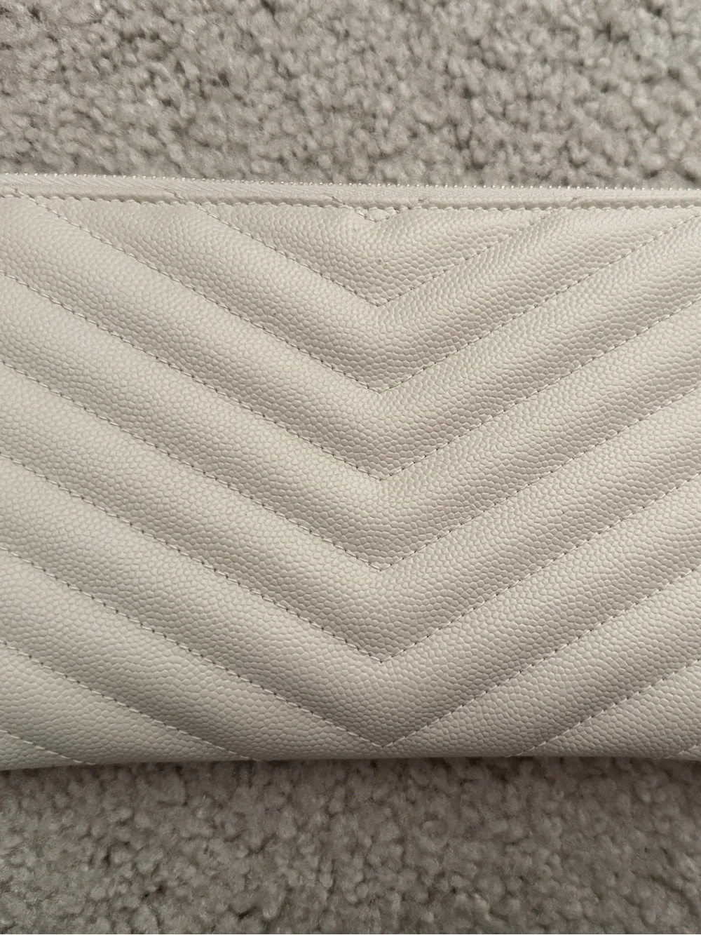 Saint Laurent Cream Quilted Wallet with Gold YSL Logo - Picture 2 of 9
